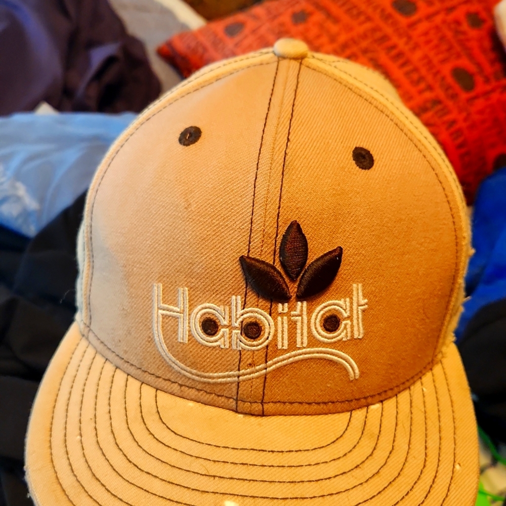 Men's habitat hat